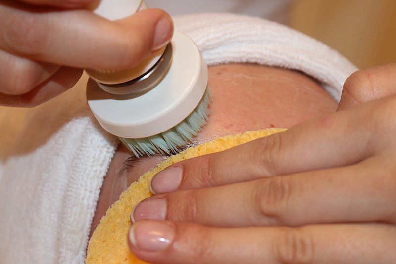 Fachlehranstalt Oldenburg für Friseure und Kosmetiker e.V. Hautoberflächenbehandlung
